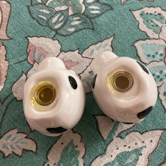 Cow Salt and Pepper Shakers 🐄 - Picture 6 of 6
